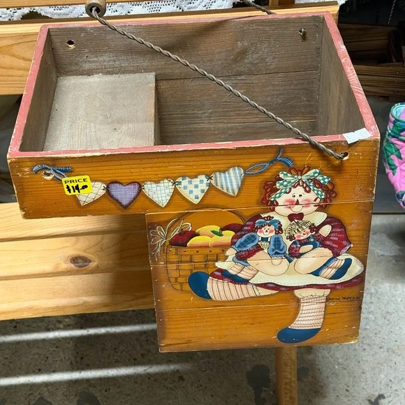 Vintage Raggedy Anne stair Box with Folk Art Design - Picture 1 of 1